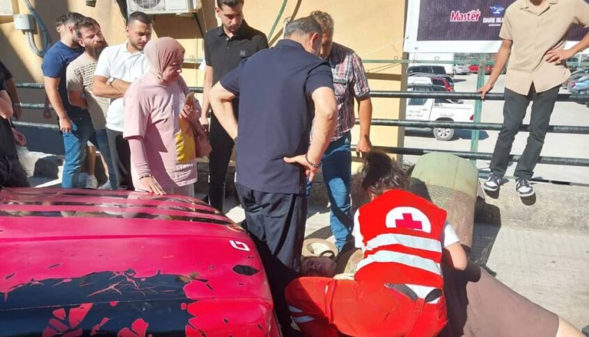 بالصور- حادث سير مروع على طريق البردوني…دهس امرأتين!