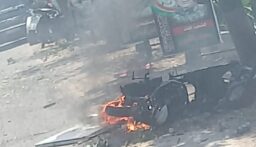 مسيّرة معادية استهدفت دراجة نارية في بلدة المنصوري(صورة)