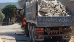 إصابة مواطن جراء استهداف آليته من نوع “بوكلين” خلال عمله في أطراف الناقورة(بالصورة)