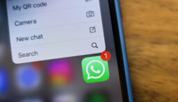 “غوغل” تقرأ رسائل “واتس آب” تلقائياً.. هل أصبحت خصوصيتك في خطر؟