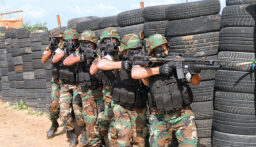 استهداف سيارة بصاروخين في بلدة حومين الفوقا (بالفيديو)