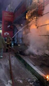 الدفاع المدني يخمد حريق خوري هوم الدفاع المدني يخمد حريق خوري هوم