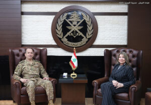 العماد هيكل بحث مع نائب رئيس أركان القوات البرية الفرنسية سبل تعزيز التعاون بين جيشَي البلديَن