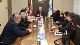 جابر يلتقي رؤساء نقابات المهن الحرة والسفير القطري