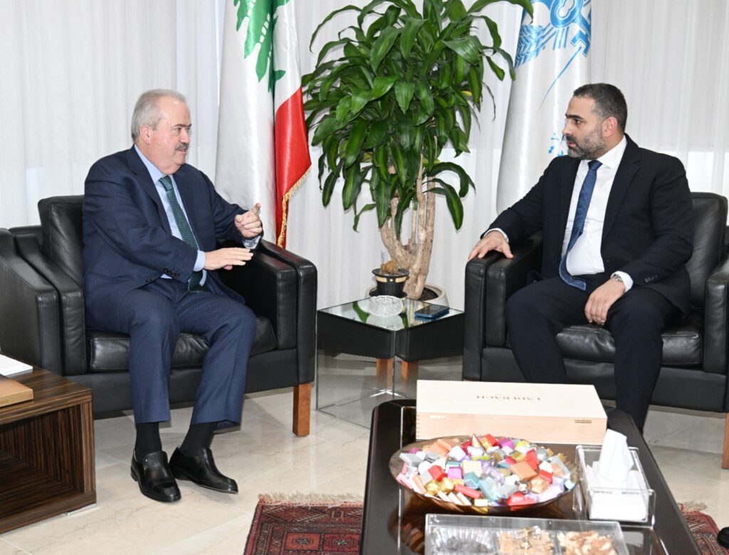 اجتماع في المالية بحث في إعداد دفتر الشروط الخاصة بالتلزيم انسجاما مع المعايير دوليا