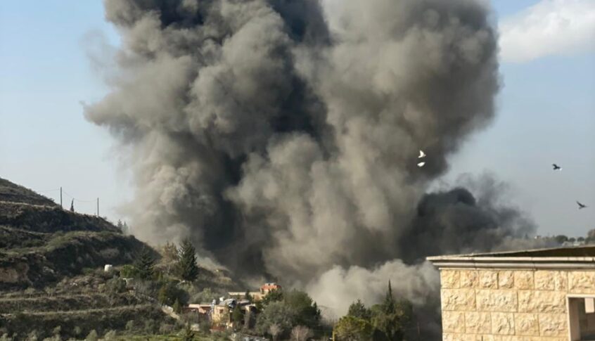 الطيران الحربي المعادي يشن غارة على المنطقة الواقعة بين بير السلاسل وكفردونين جنوب لبنان
