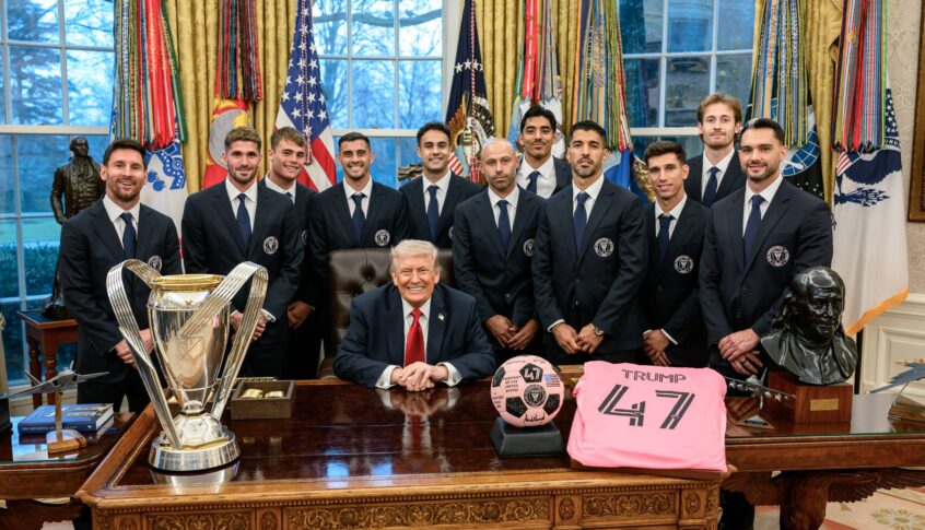بالصور: ترامب يستقبل ميسي وإنتر ميامي في البيت الأبيض