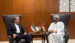 البوسعيدي وعراقجي يبحثان هاتفيا تطوّرات التفاهمات الإيرانية الأميركية