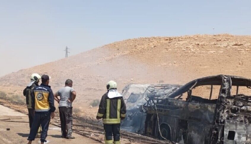 سوريا.. 19 قتيلاً و27 مصاباً في تصادم باص ركاب وآخر تابع للداخلية