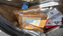 بالصور: “الريجي” تضبط مصنوعات تبغية مهرّبة ومزوّرة في صيدا والرميلة ومنطقتَي تعمير وفيلات عين الحلوة