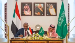 وزير الخارجية السعودي ونظيره السوداني يوقعان وثيقة إنشاء مجلس التنسيق السعودي السوداني