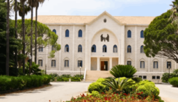 اللبنانية الأولى تزور دير العائلة المقدّسة في عبرين مهنّئة بتطويب البطريرك الحويّك