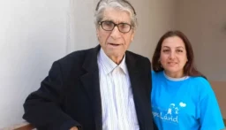 “أبو سليم” يردّ برسالة مؤثّرة على شائعة وفاته: “موتوني عشرات المرات”