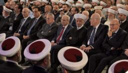 سلام لدى وصوله إلى الاحتفال بذكرى المولد النبوي: أرجو أن يعود أهلنا إلى أرضهم وأن نجتمع جميعاً تحت سقف دولة واحدة