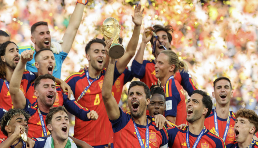 بعد التتويج بكأس العالم.. لاعب منتخب إسبانيا يعلن اعتزاله اللعب دوليا