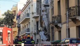 انهيار جزئي لمبنى عقب انفجار في وسط أثينا وتقارير عن إصابة شخص