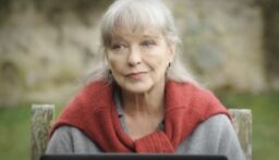 وفاة الممثلة الفرنسية مارينا فلادي عن 88 عاماً