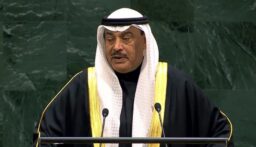 ولي عهد الكويت: نؤكد ضرورة حرية الملاحة في مضيق هرمز من دون قيد أو شرط