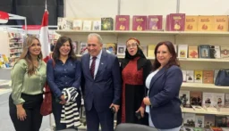 سلام زار وعقيلته الجناح الفلسطيني خلال افتتاح معرض بيروت الدولي للكتاب
