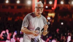 ممنوع لأقل من 18 عاما.. شروط وأسعار أول حفل لعمرو دياب في اسطنبول غدا
