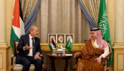 بن فرحان والصفدي يبحثان التطورات الاقليمية