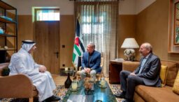 رئيس وزراء قطر ينقل الى الملك عبدالله تعازي الأمير تميم بشهداء هجوم كنيسة الكرك