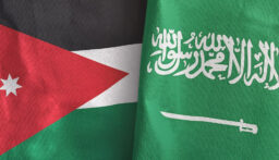 الصفدي يتصل ببن فرحان متضامنا مع السعودية
