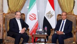 مصر لإيران: الهجمات على السعودية غير مقبولة
