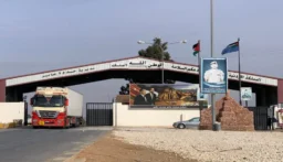 الأردن.. عبور حافلات النقل إلى سوريا بعد إعادة فتح معبر نصيب الحدودي
