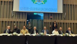 وزير الدفاع الوطني يلتقي العاهل الأردني وينقل إليه تعازي رئيس الجمهورية والحكومة اللبنانية