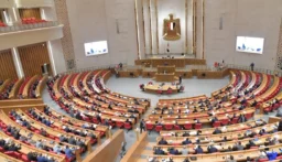 البرلمان المصري يستأنف جلساته لبحث تفويض دعم السعودية عسكرياً