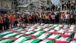 “وفا”: تشييع جثامين 105 شهداء انتشلوا من تحت أنقاض مبانٍ مدمرة في غزة
