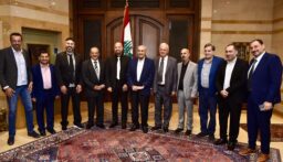 بري تابع شؤونا مطلبية في منطقة النبطية وقرى قضائها خلال لقائه جمعية تجار محافظة النبطية واستقبل وزير الصحة