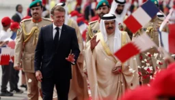 ماكرون في البحرين بعد الإمارات